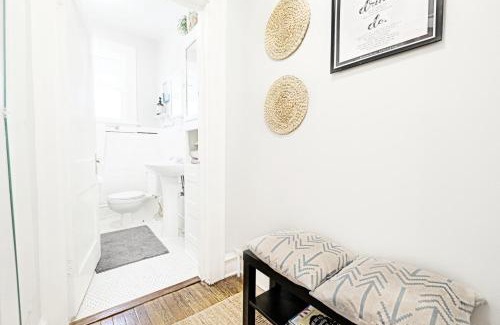 Lower Greenville Apartment | Cozy 1920s Studio Flat Near Lower Greenville – Pet Friendly
