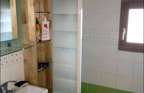 Genas House | Comfortable Room for 4 with Pool Near FIFA Women's World Cup