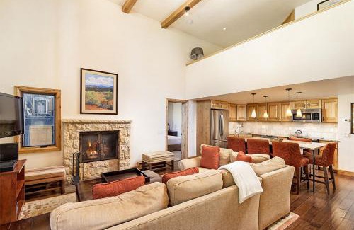 Aspen House | Fifth Avenue Unit 202: Cozy Condo with Pool & Hot Tub