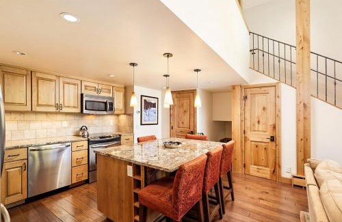 Aspen House | Fifth Avenue Unit 202: Cozy Condo with Pool & Hot Tub