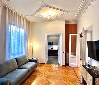 Scala Apartment | Elegant Fifty Eight Suite Milan: Top Rated Family Getaway