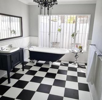 Graaff-Reinet House | Relax at Fifty Five on Park: Pool & Family-Friendly Stays