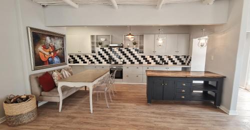 Graaff-Reinet House | Relax at Fifty Five on Park: Pool & Family-Friendly Stays