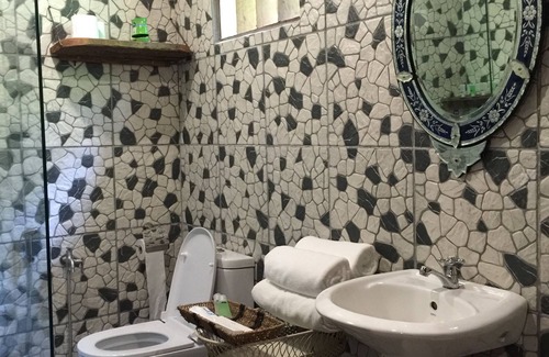 George Town Hotel | Relaxing Fig Tree Hill Resort with Pool and Family Amenities