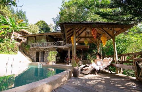 George Town Resort | Relax at Fig Tree Hills Resort with Pool & Family Amenities