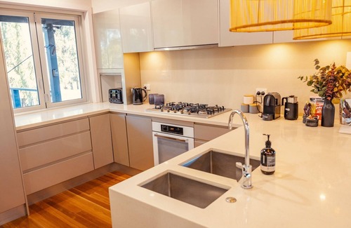 Pokolbin House | Indulge in the Fig Tree Guest House with Private Pool & Spa