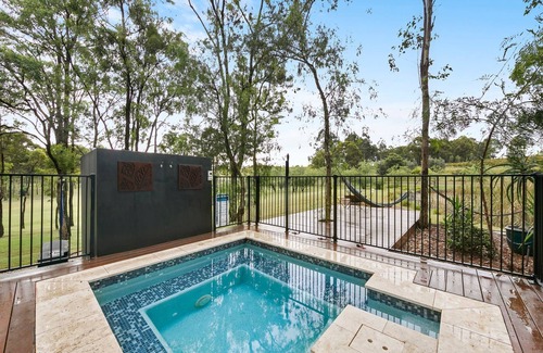 Pokolbin House | Indulge in the Fig Tree Guest House with Private Pool & Spa