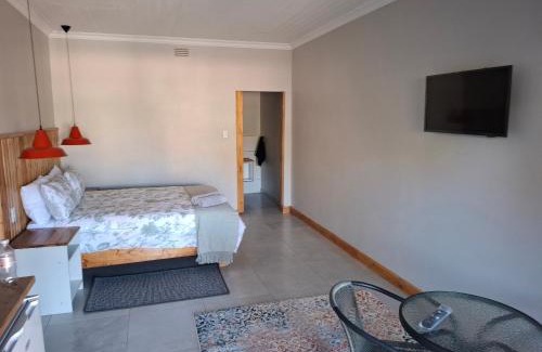 Colesberg House | Welcoming Fig Tree: Pet-Friendly Stay with Family Amenities