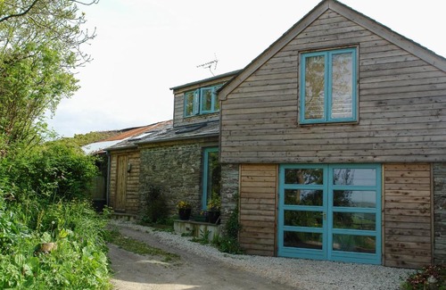 Edmonton House | Figtree Cottage: 4-Star Stay with Pet & Child-Friendly Perks