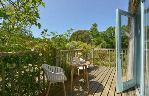 Edmonton House | Figtree Cottage: 4-Star Stay with Pet & Child-Friendly Perks