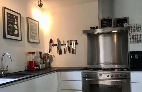Haarlem House | Family-Friendly Home with Ocean View in Beautiful Kleverpark