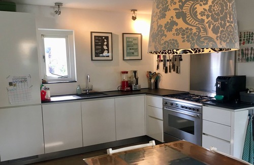 Haarlem House | Family-Friendly Home with Ocean View in Beautiful Kleverpark