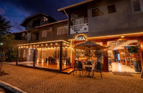 Centro House | FIKA Residence: Pet-Friendly Oasis with Ocean Views