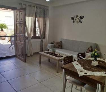 Koustaros Apartment | Kid-Friendly FILISIA: Guest Rated 9.5/10 for Comfort