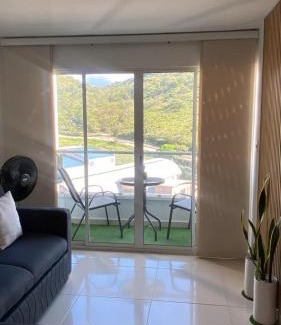 Pinchote Apartment | Fin de semana en increíble apartamento - 2 cuartos, sofacama, piscina y parking gratis