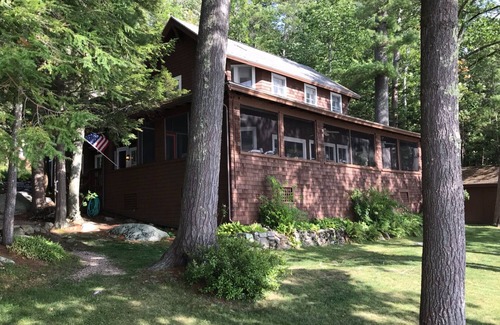Melvin Village House | Last Chance: Classic Lake House with Spa and Pool Access