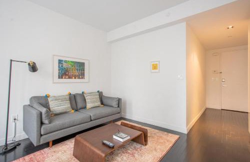 Financial District Apartment | Modern Financial District 1BR with Gym & Pet-Friendly Perks