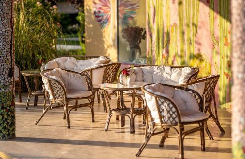 San Agustin del Guadalix House | Discover Aal Cachucho: Pet-Friendly Retreat with Ocean Views