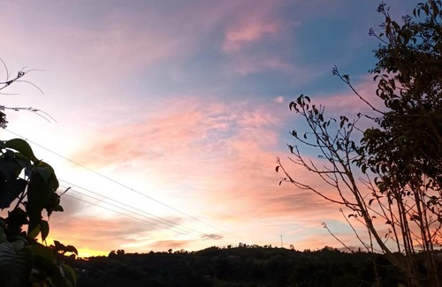 Manizales Cabin | Discover Finca Abisinia: Pet-Friendly Retreat with Breakfast