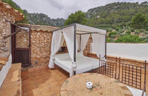Binibona Hotel | Discover Finca Albellons: 4-Star Oceanfront Getaway