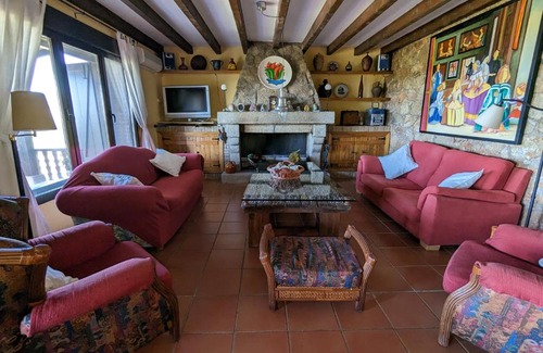 Candeleda Ski Chalet | Relax at Finca Alegrías: Oceanfront Family Getaway