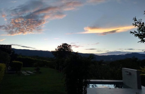 Dagua House | Inviting Finca Barlovento: Family-Friendly with Jacuzzi