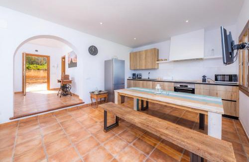 Colonia de Sant Pere Villa | Idyllic Finca Ca'n Jaumí: Oceanfront Bliss Awaits You