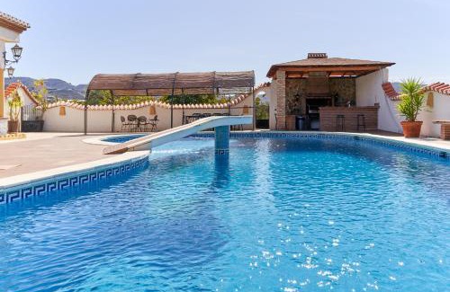 Motril House | Relax at Finca Cabrera: Pet-Friendly Retreat with Pool