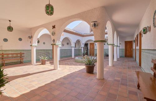 Motril House | Relax at Finca Cabrera: Pet-Friendly Retreat with Pool