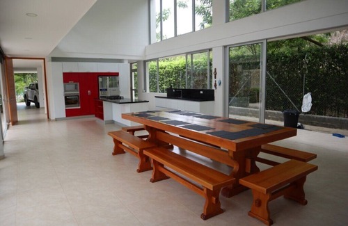 Sopetran Villa | Experience Finca California: A Pet-Friendly Oasis in Sopetran