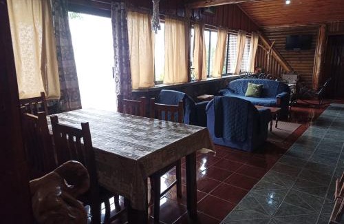 Roble Ski Chalet | Family-Friendly Retreat at Finca Colibrí Casa de Campo