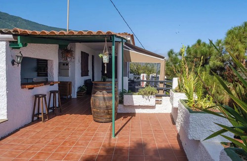 Los Realejos Villa | Finca 'Con Impresionantes Vistas': Oceanfront Retreat with Pool