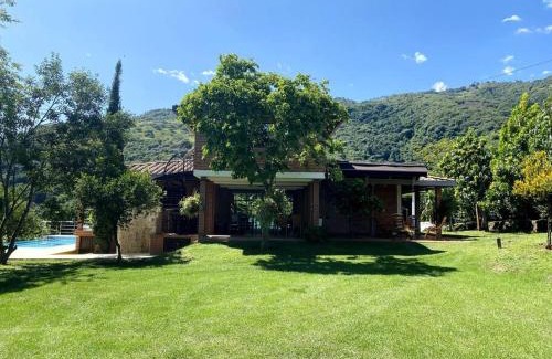 San Jeronimo Villa | Finca con Piscina Privada