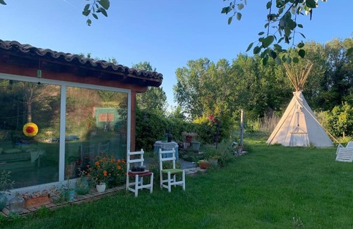 Cintruenigo House | Relaxing Finca with Pool and Indian Tipis Near Senda Viva
