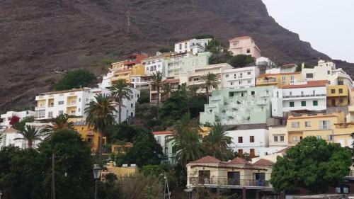 La Calera Apartment | Cozy Finca Contero: Ocean View & Family-Friendly Retreat