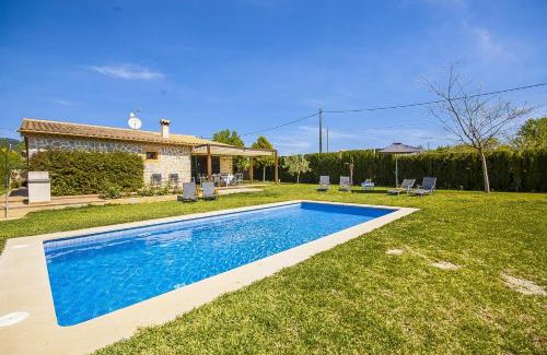 Lloseta House | Discover Finca Dels Horts: Poolside Oceanfront Retreat