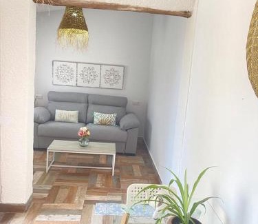 Los Santos de Maimona Apartment | Relaxing Getaway at Finca el Atardecer with Pool & Hot Tub
