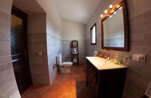 Guarroman House | Oceanfront Oasis at Finca El Cotillo - 4-Star Retreat