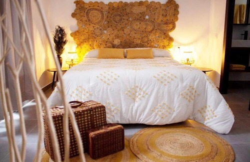 Santa Elena Ski Chalet | Relax at Finca El Jaral: Oceanfront Retreat with Pool