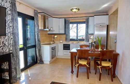 Guia de Isora Apartment | Oceanfront Retreat at Finca el Vinche - 4-Star Getaway