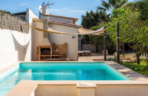 Capdepera Villa | Relaxing Finca Es Canyaret: Family-Friendly with Pool