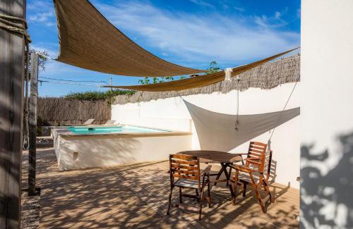 Capdepera Villa | Relaxing Finca Es Canyaret: Family-Friendly with Pool