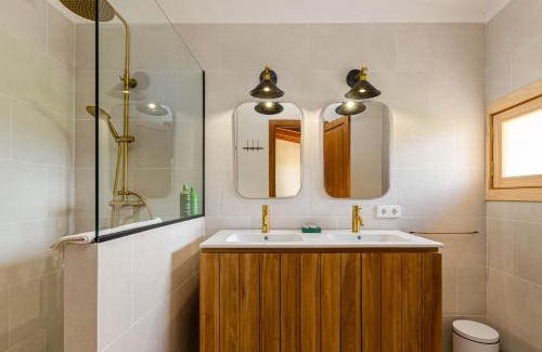 Montuiri House | Scenic Finca es Rafal: 4-Star Agroturisme with Ocean Views