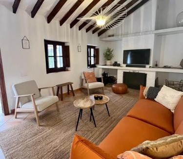 Antequera House | Finca El Sueño Andaluz: Oceanfront Getaway with Pool