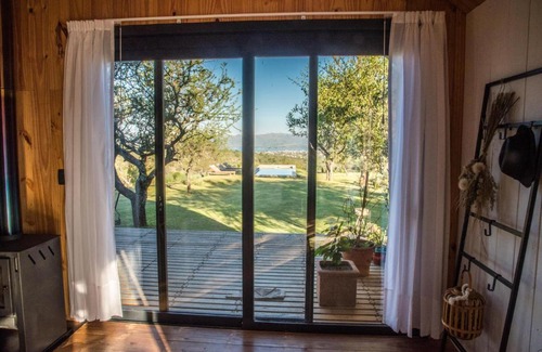 Alta Gracia Ski Chalet | Relaxing Finca Granero: Oceanfront Poolside Retreat