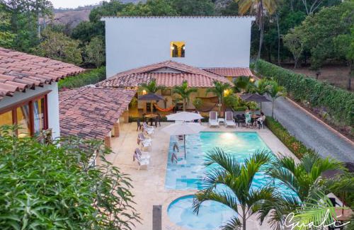 Santa Fe de Antioquia Hotel | Relax at Finca Hotel Guali Santafe with Pool & Hot Tub