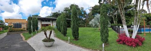 Pereira House | Pet-Friendly Finca Hotel Veracruz Campestre with Pool & Hot Tub