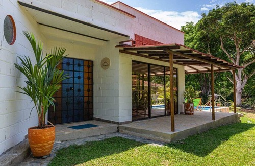 Sopetran Villa | Relaxing Retreat at Las Gemelas with Pool and Ocean Views