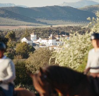 La Bobadilla Hotel | Relax at La Bobadilla, a Royal Hideaway Hotel with Spa & Ocean Views