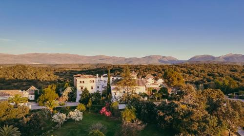 La Bobadilla Hotel | Relax at La Bobadilla, a Royal Hideaway Hotel with Spa & Ocean Views